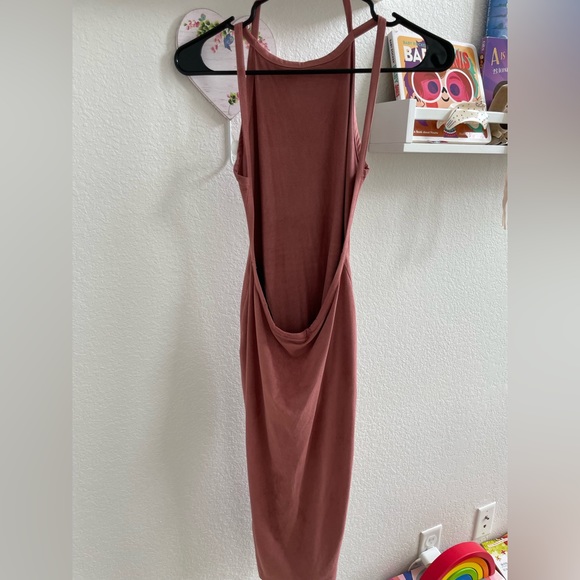 Low back mauve dress - Picture 2 of 6